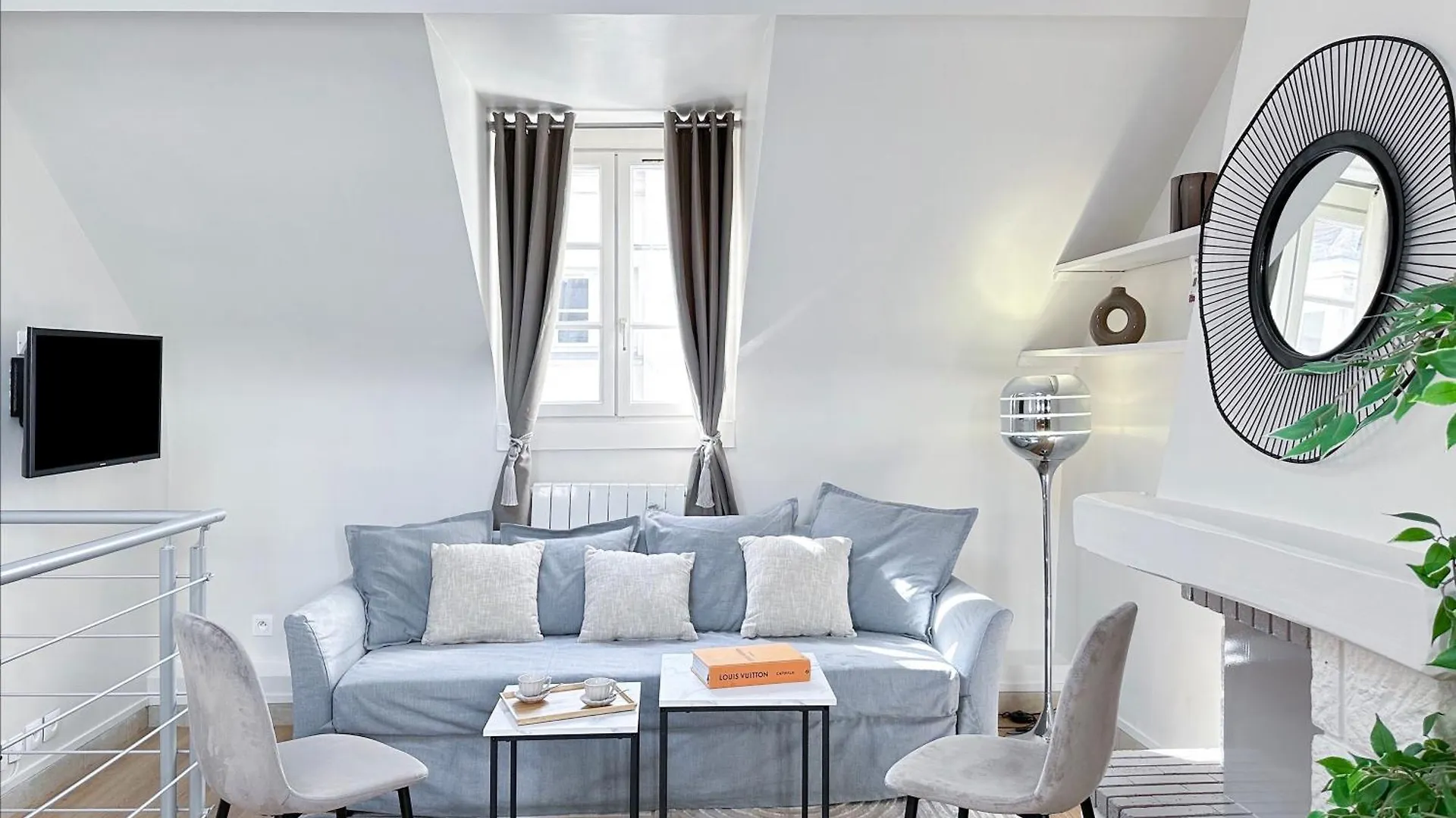 Unique & Beautiful Duplex In Saint-germain *